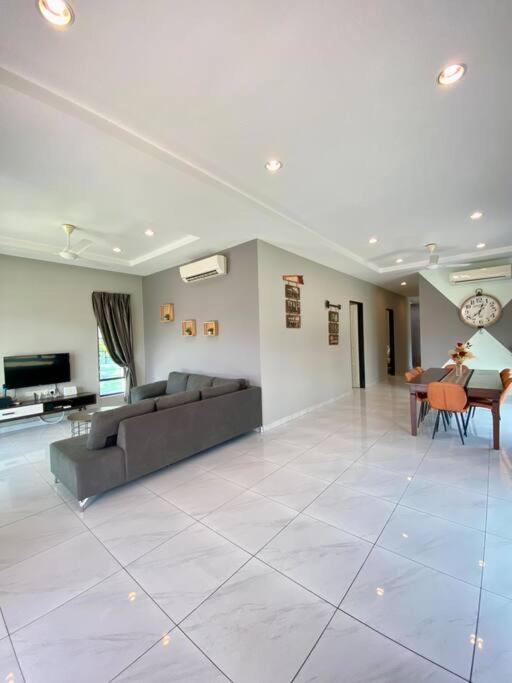 Lyl Journey House At Town Centre 17pax 6br *