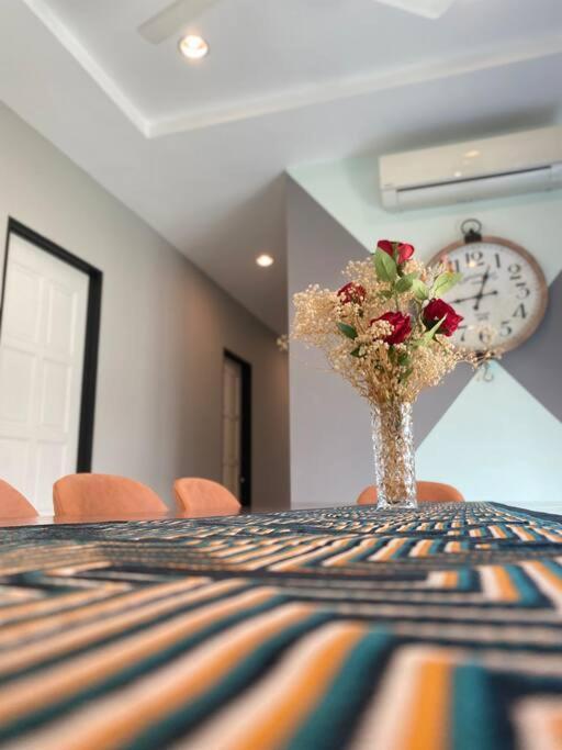 Lyl Journey House At Town Centre 17pax 6br Ipoh